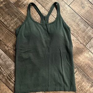 Ribbed Align tank size 12